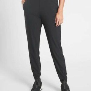NWT Athleta Brooklyn Lined Jogger Size 4